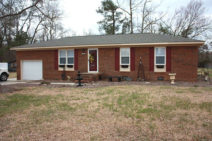 2nd image of 2682 Ivy Rd