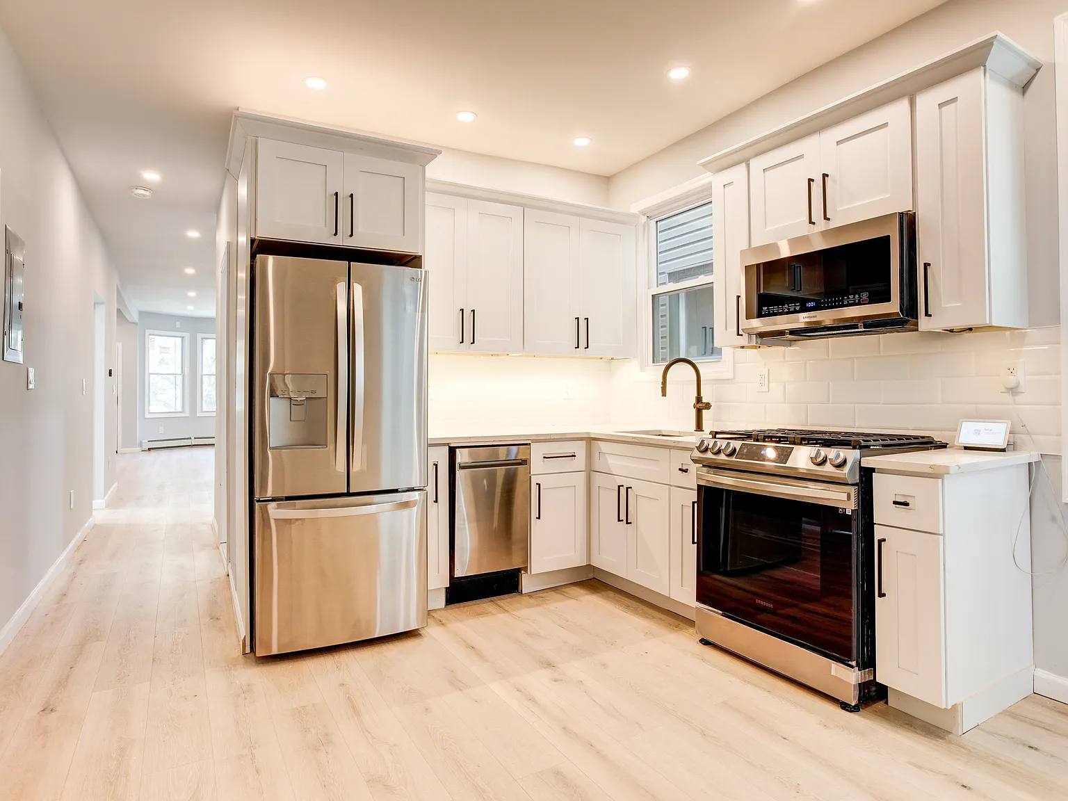 2 bed, $2,500 — Photo 4