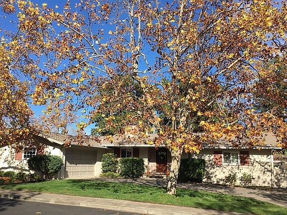 3rd image of 1820 Vineyard Ave