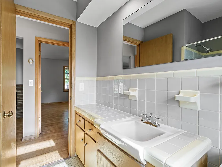 6339 Vincent Ave S — Photo 30