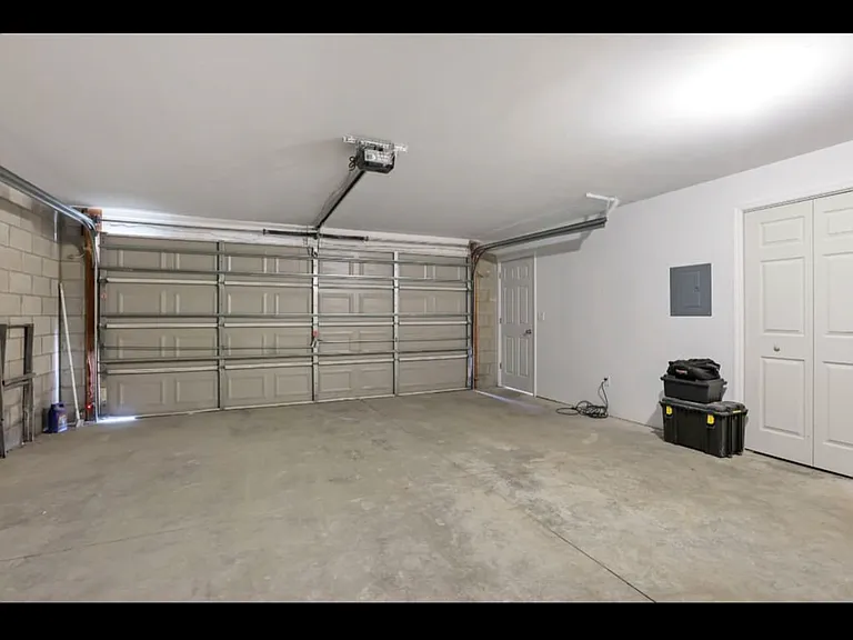 278 Allen Ave — Photo 11