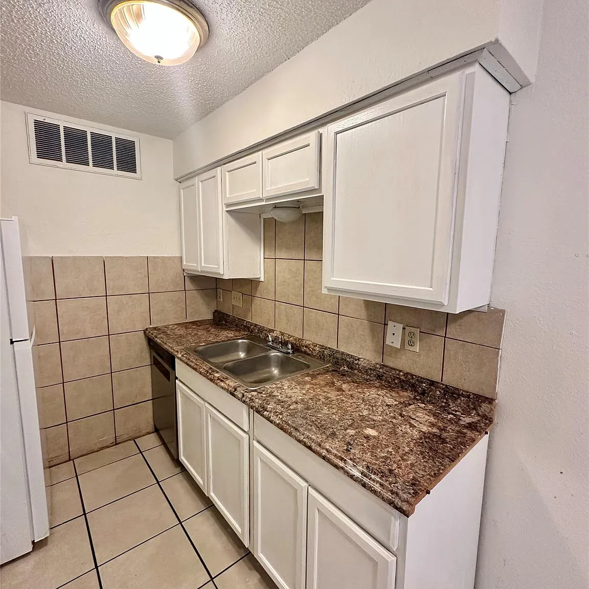 1 bed, 1.0 bath, 450 sqft, $950 — Photo 4