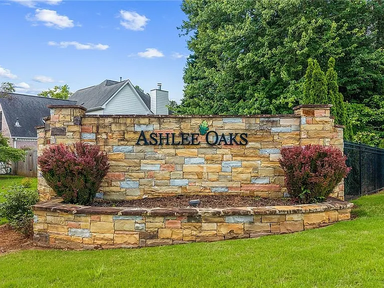 790 Milton Oaks Dr — Photo 62