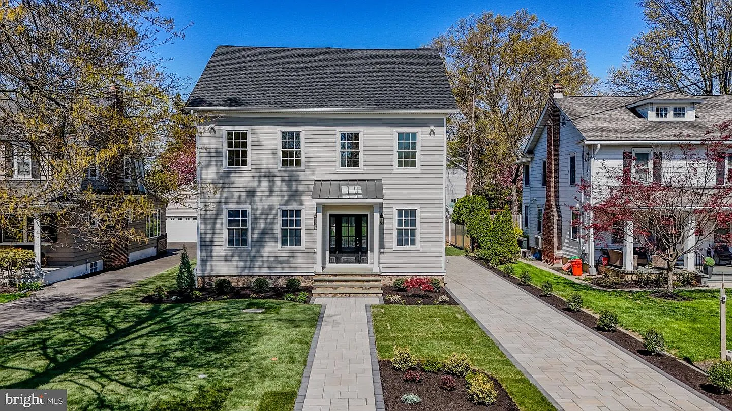 123 Hawthorne Ave photo 1