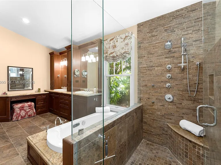7400 SW 47th Ct — Photo 13