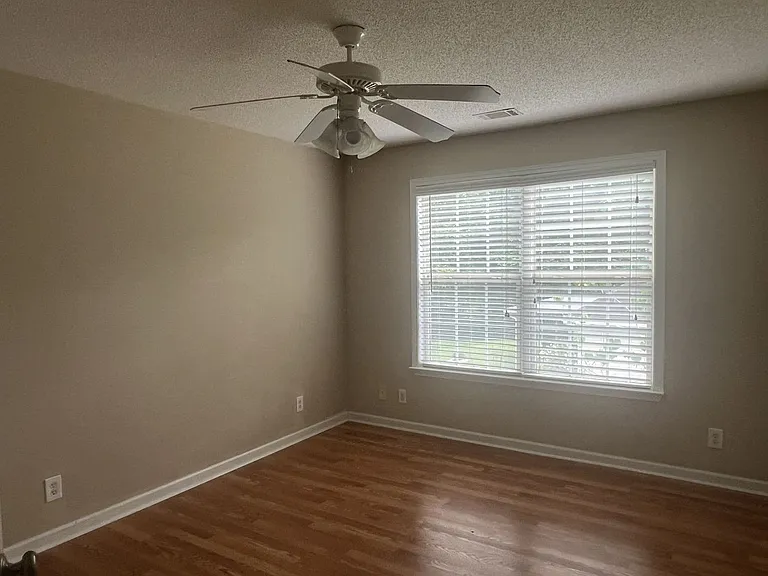 136 Joycliff Cir — Photo 26