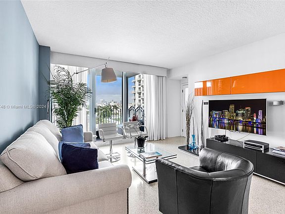 2nd image of 1500 Ocean Dr APT 809