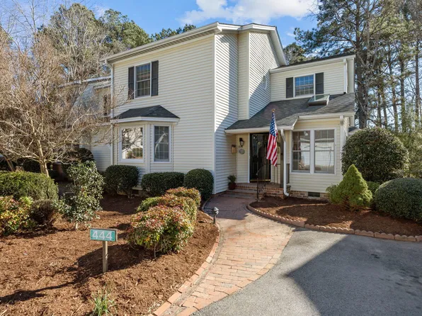 444 Crossvine Close, Pittsboro, NC 27312