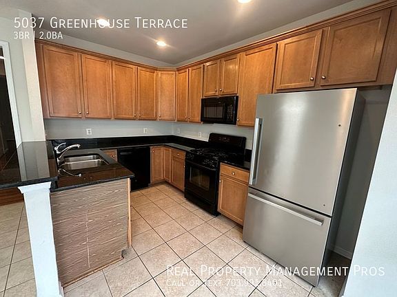 3rd image of 5037 Greenhouse Ter