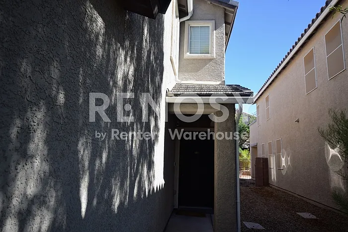 4 bed, 3.0 bath, 2033 sqft, $2,100 — Photo 2