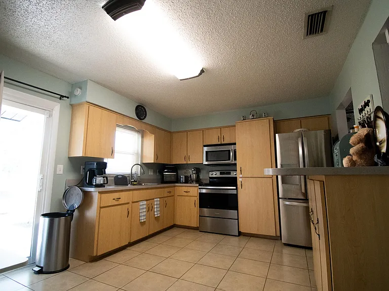 SE 108th Pl — Photo 5