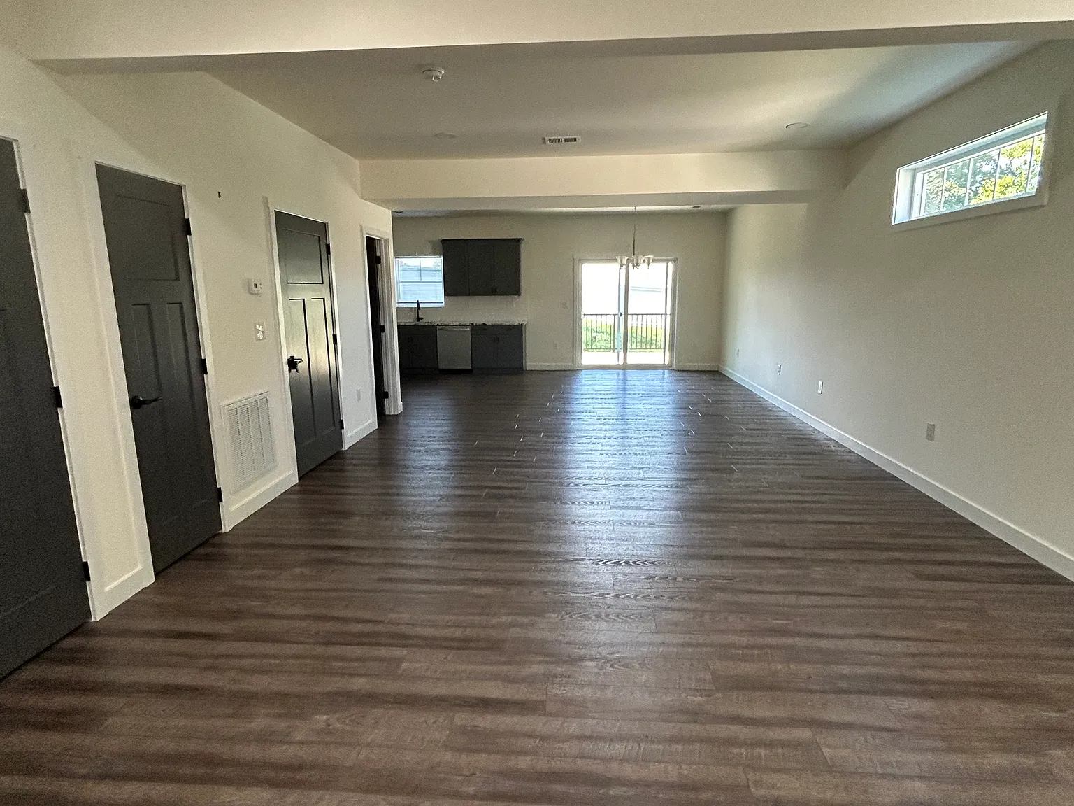 3 bed, 2.5 bath, $1,800 — Photo 2