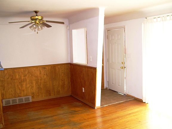 4th image of 12932 Fenton Ave