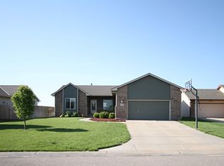 13905 W Lost Creek Cir, Wichita, KS 67235