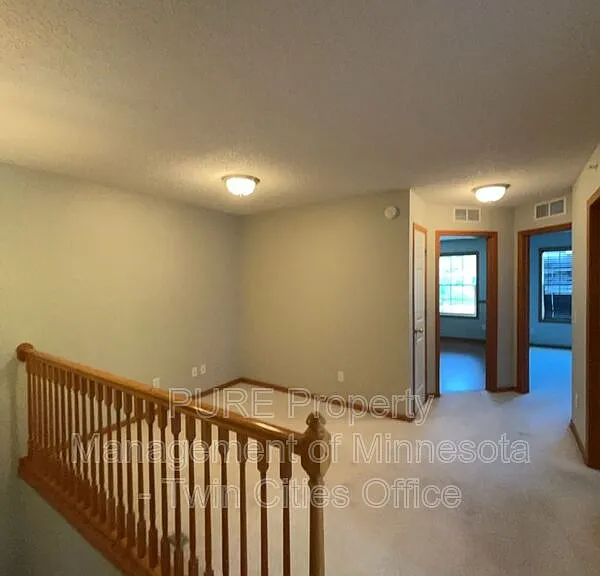 1033 Traditions Ct — Photo 9