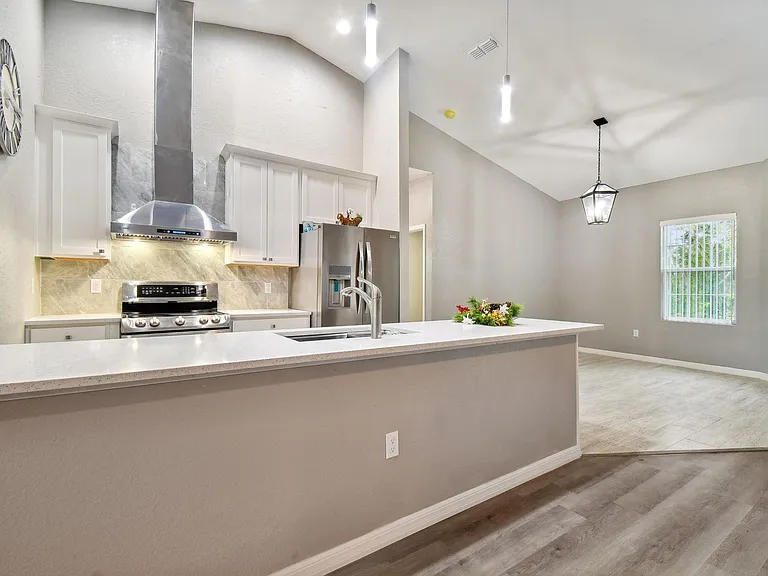 7398 Skylark Dr — Photo 14
