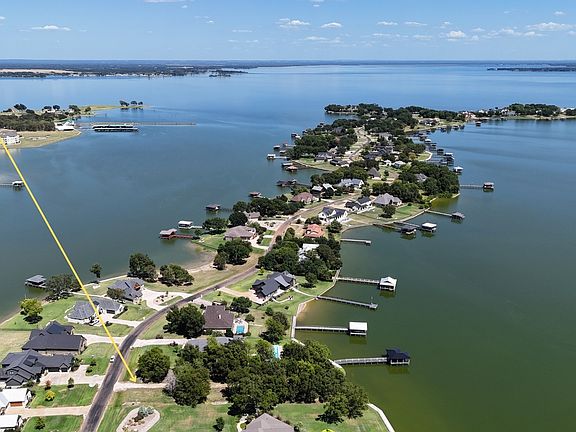 4th image of 229 The Shores Dr