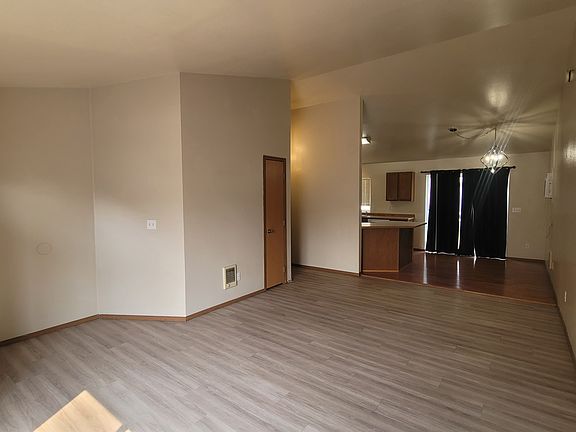 2nd image of 1208 Westbrook Loop APT A
