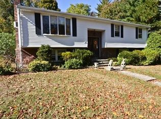 36 Bainbridge Rd, Reading, MA 01867