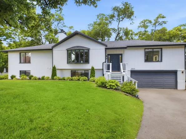 3N034 Ridgeview St, West Chicago, IL 60185