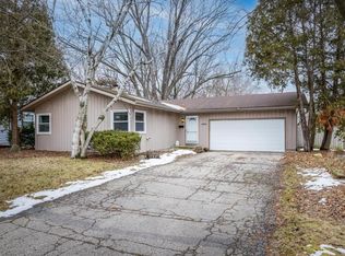 2202 Ravenswood Rd, Madison, WI 53711