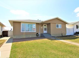 12111 137th Ave NW, Edmonton, AB T5L 4C1