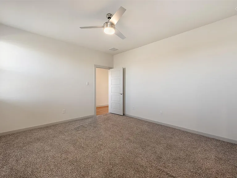 336 Fairfax Ave — Photo 17