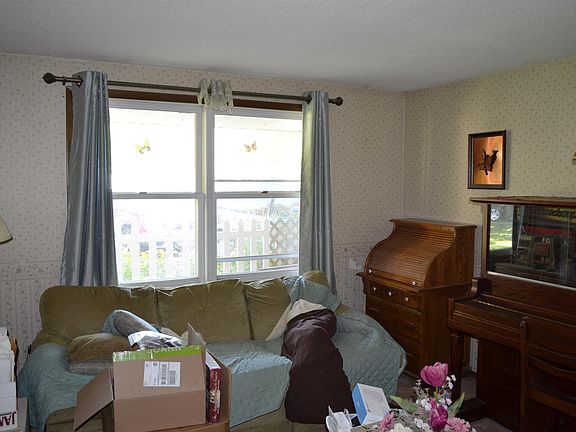 3rd image of 7519 Ensign Ct
