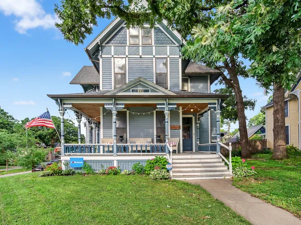 1052 26th St, Des Moines, IA 50311