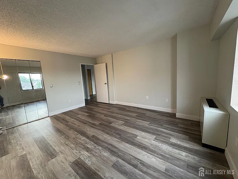 10 N Wood Ave #419 — Photo 7