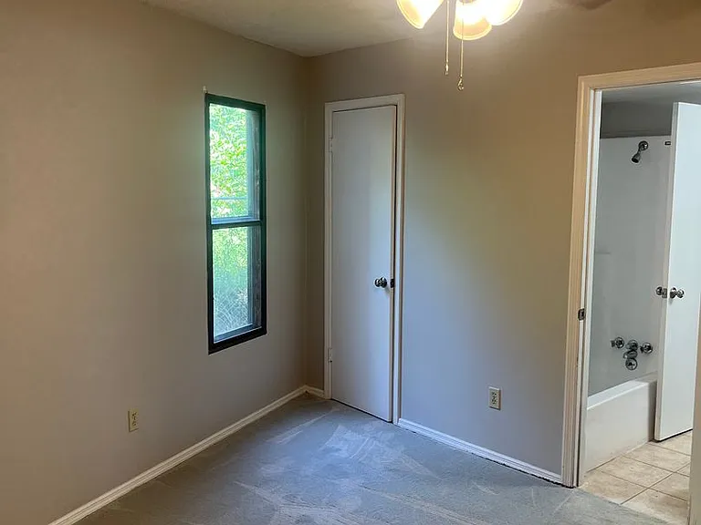 205 W Woodruff — Photo 10