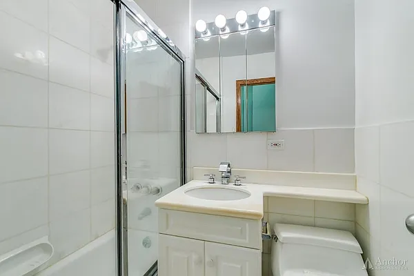 Rented by Anchor Associates | media 25