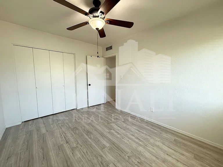 749 E Montebello Ave #233 — Photo 13
