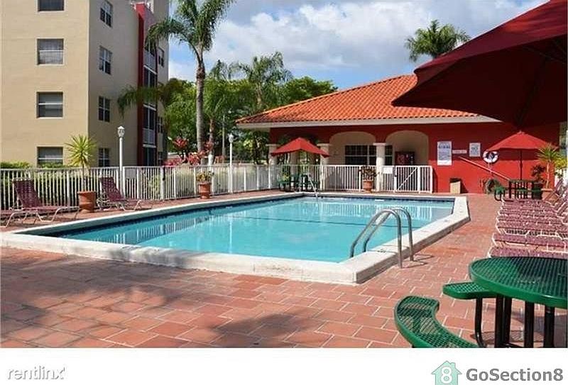 1st image of 9620 Fontainebleau Blvd
