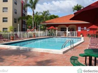 9620 Fontainebleau Blvd, Miami, FL 33172