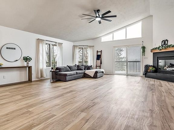 3rd image of 186 Lake Summerset Rd