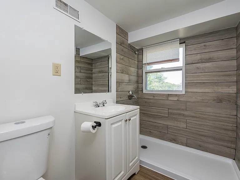 903 S McAlister Ave — Photo 16