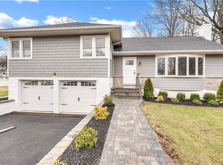 61 Rockwood Pl, New Rochelle, NY 10804