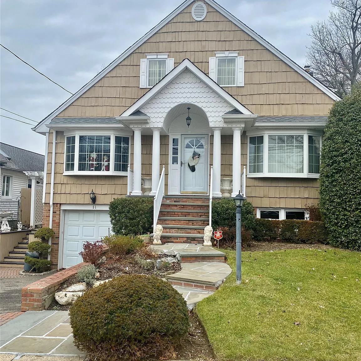 2 bed, 1.0 bath, 2000 sqft, $2,800 — Photo 1