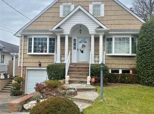 51 Lenox Ave, Westbury, NY 11590