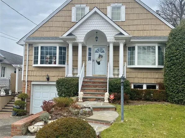 51 Lenox Ave, Westbury, NY 11590