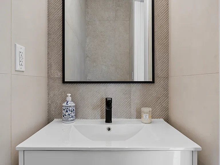 1217 Jefferson Ave #1 — Photo 3