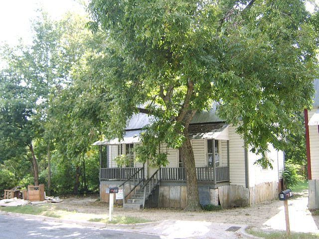 2nd image of 808 Johnson St