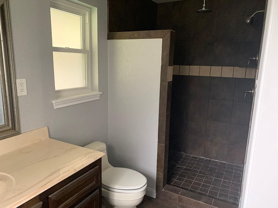 1st image of 2307 Cambridge Ct S