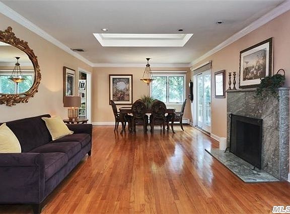 3rd image of 153 Stewart Ave