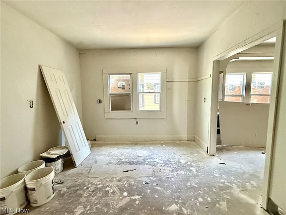 5th image of 3309 E 146th St