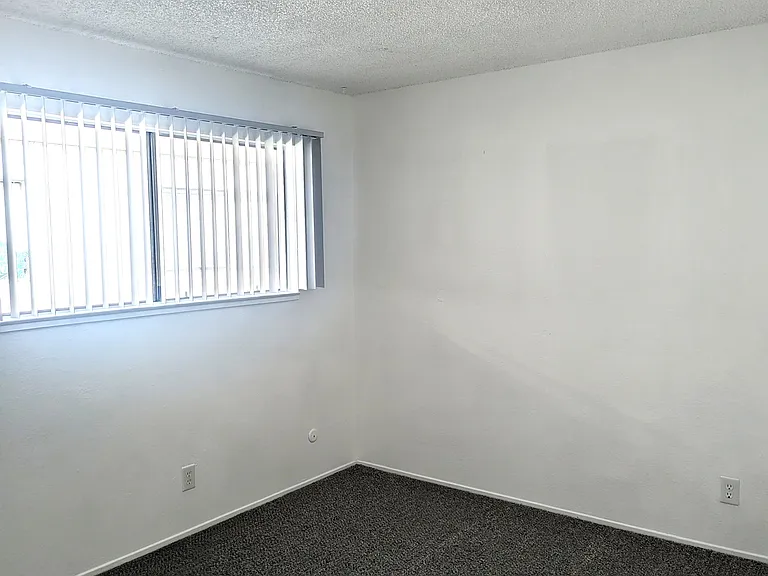Q Street Apartments — Photo 7