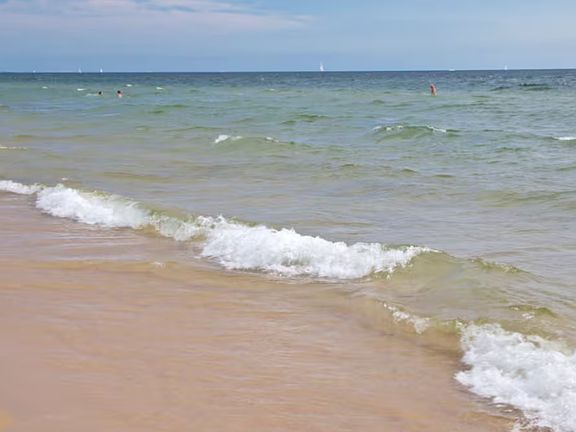 5 minutes from Lake Michigan.