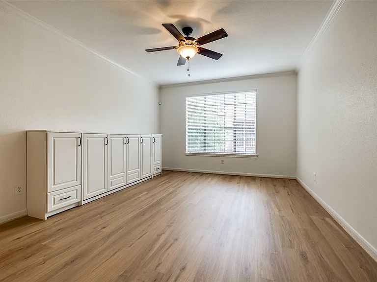2255 Braeswood Park Dr #294 — Photo 2