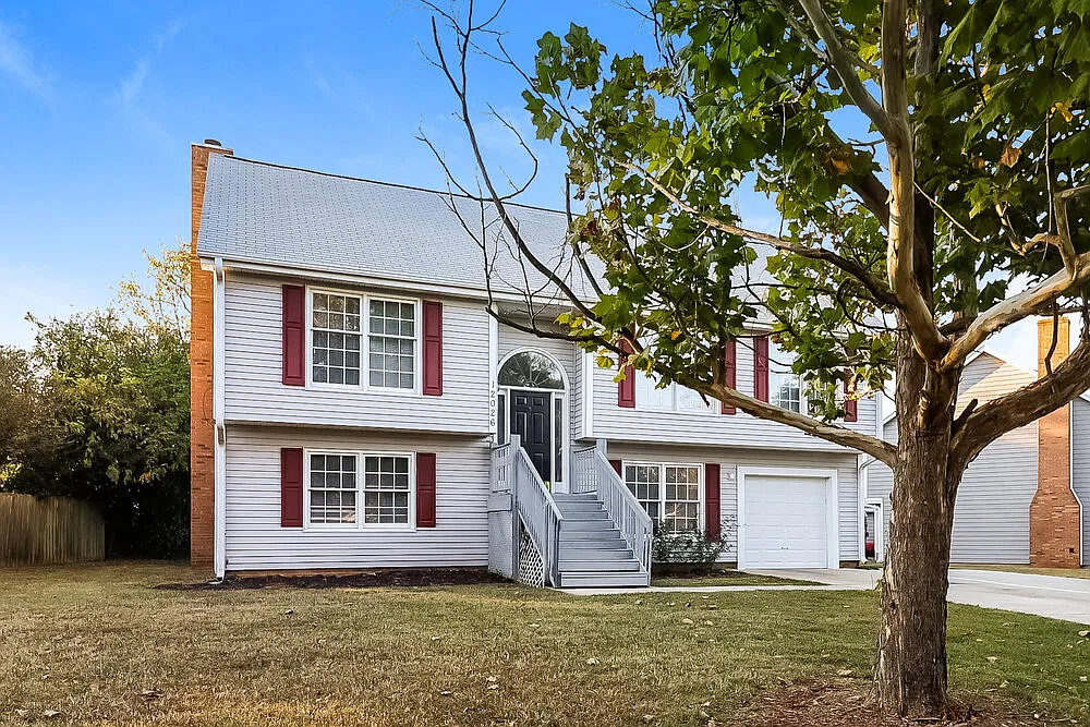 4 bed, 3.0 bath, 2226 sqft, $2,205 — Photo 4